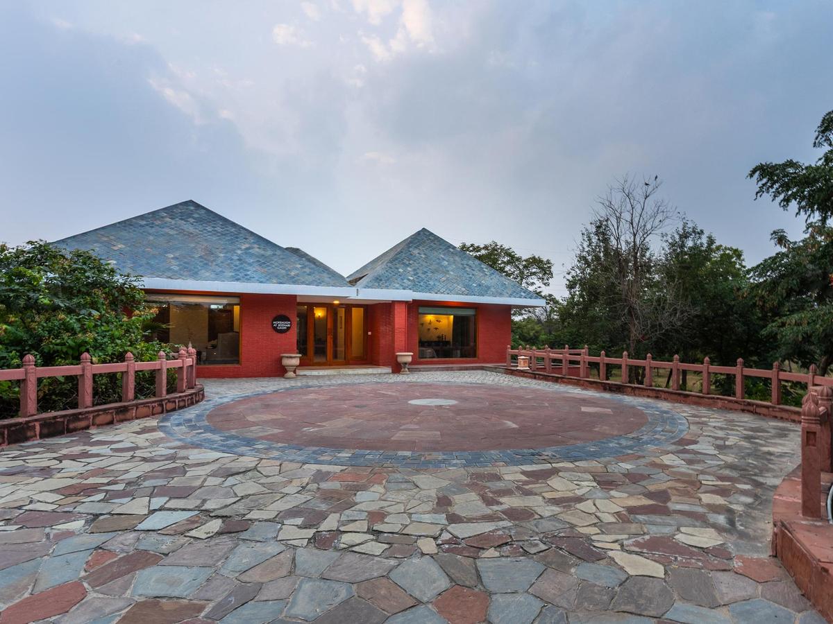 Morbaugh at Kothari Gadh Entrance