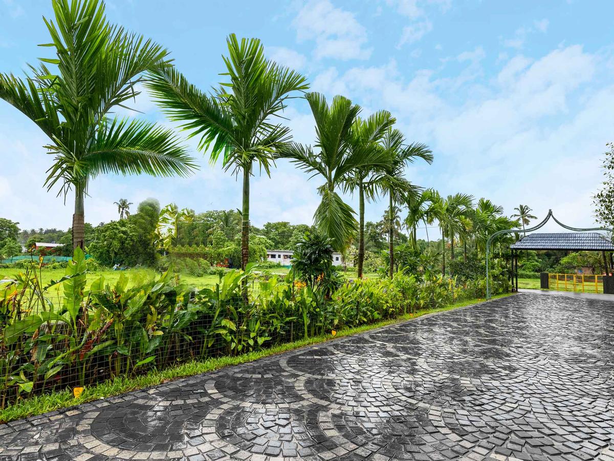 Maison 9 | Villa Driveway