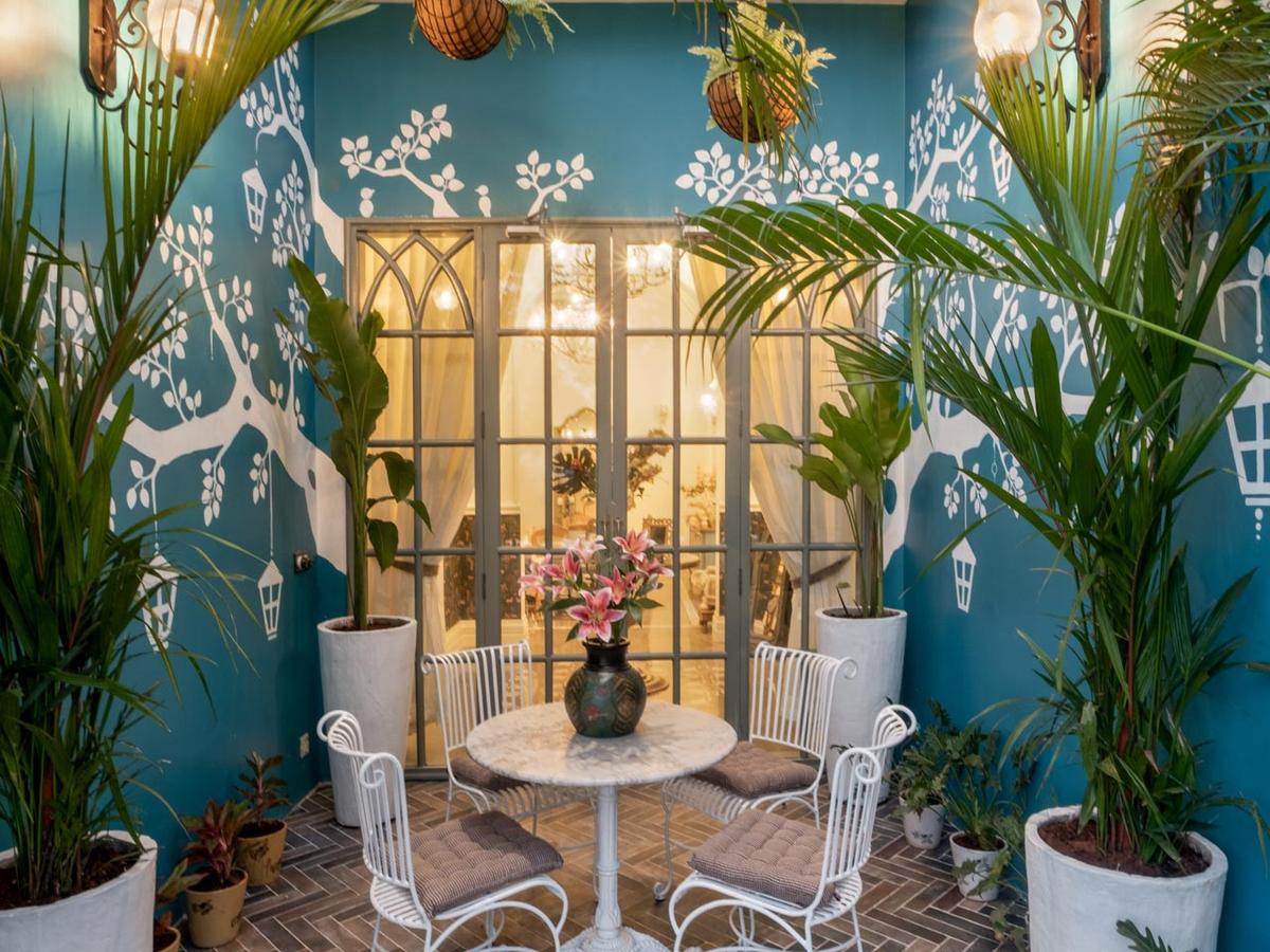 Maison 9 - Patio Seating Area