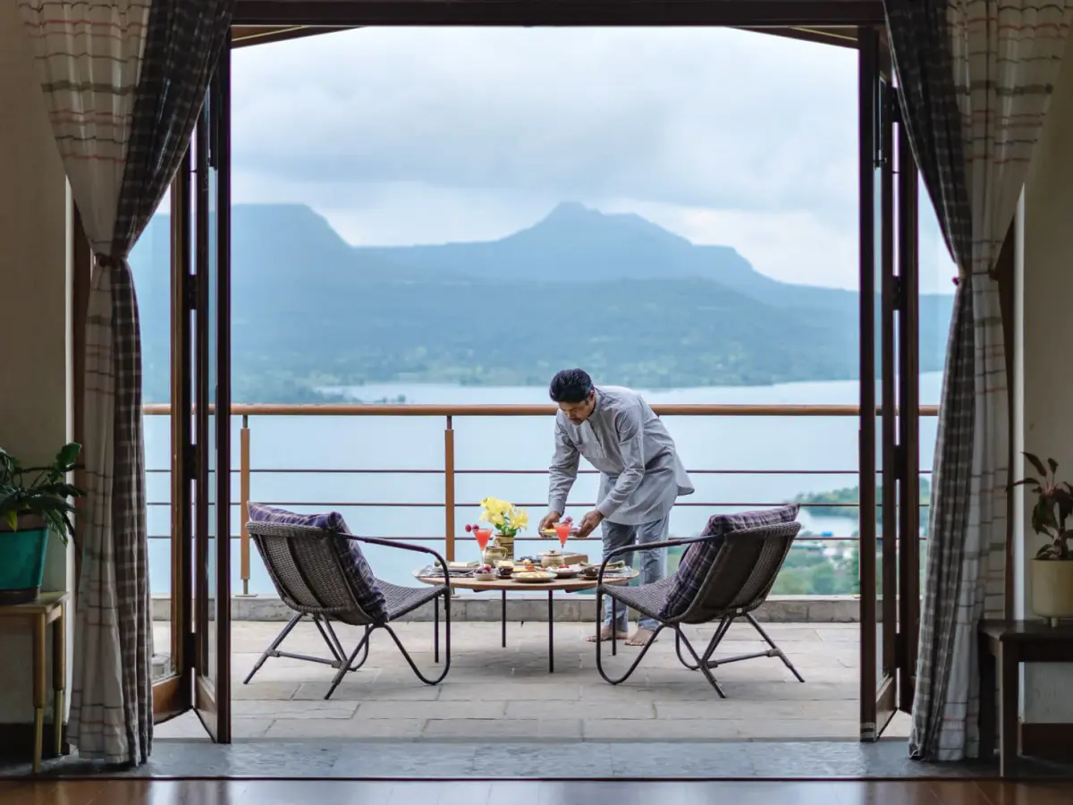 Breakfast with Lake view | Om Anantha - Infinitum