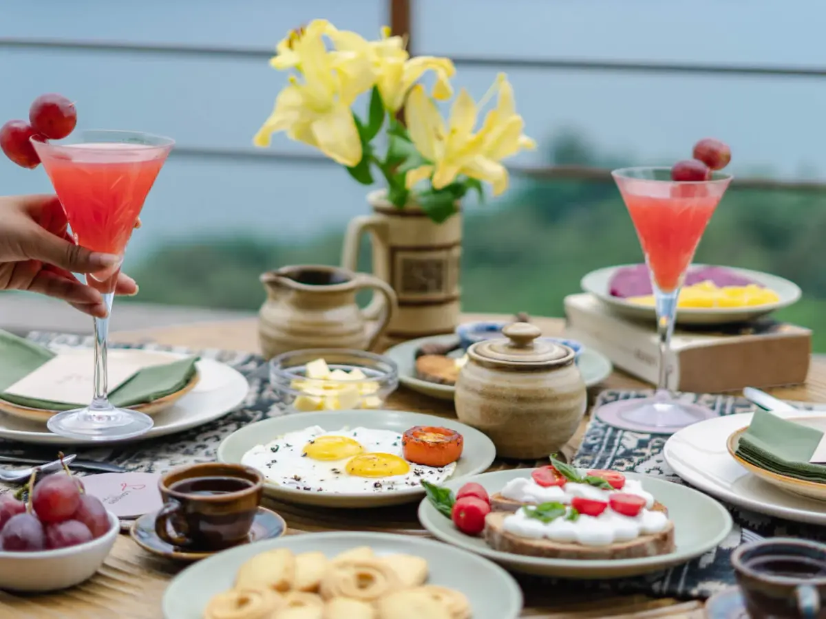 Breakfast with Lake view | Om Anantha - Infinitum