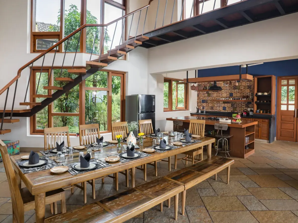 Om Anantha - Infinitum - Dining Area with kitchen