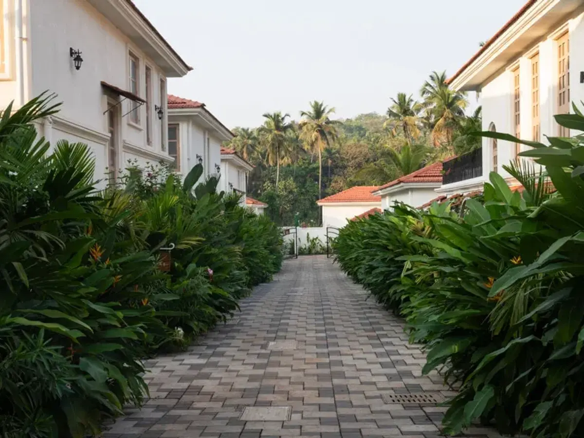 Vaddo Entry | Regato Villa D