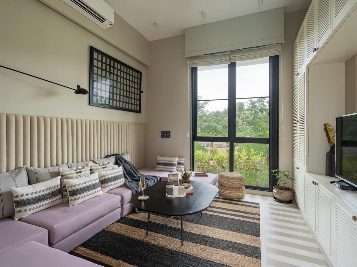 RiyuVann Estate - Lounge cum Bedroom