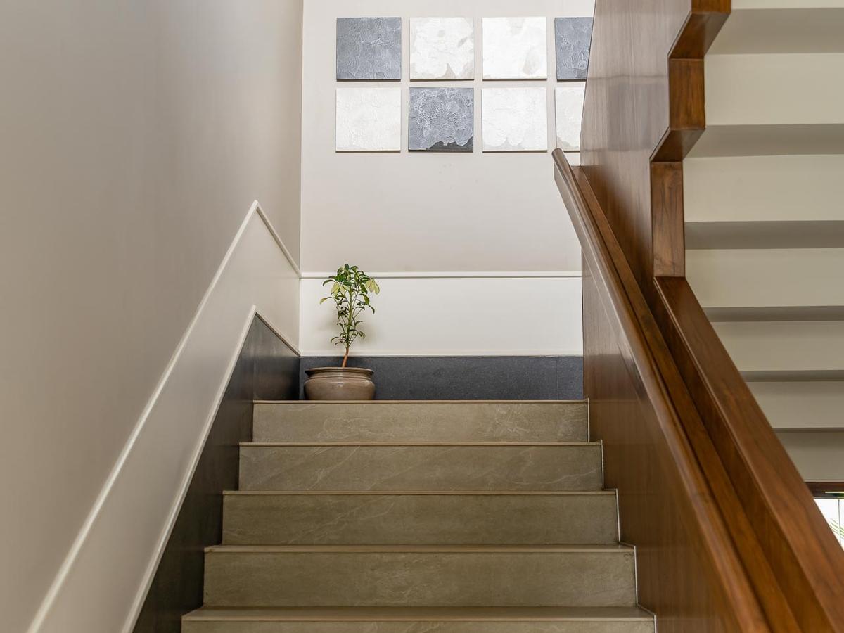RiyuVann Estate - Stairway