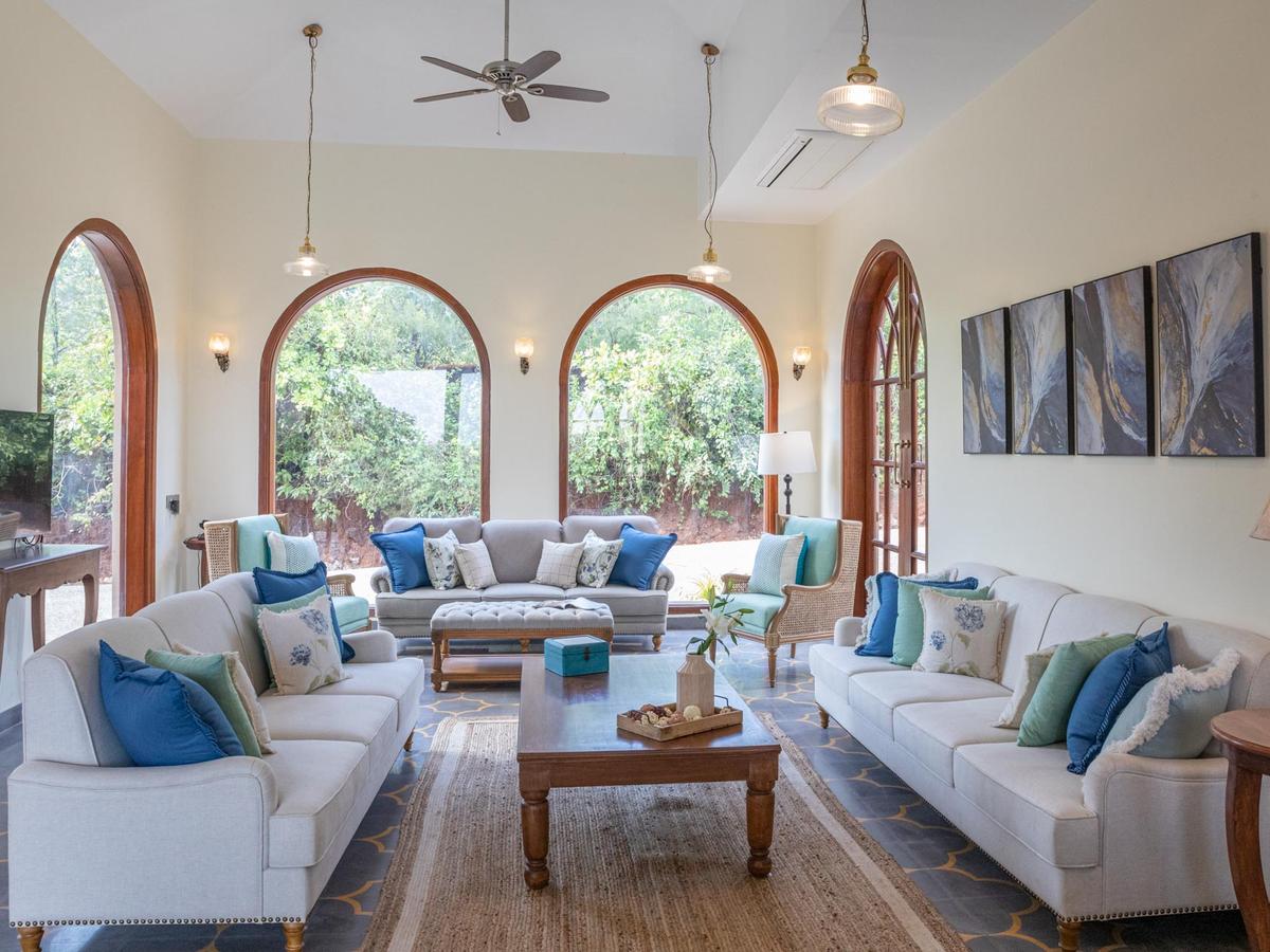 Sacri Borod Hill 8 - Living Area Luxurious Sofa
