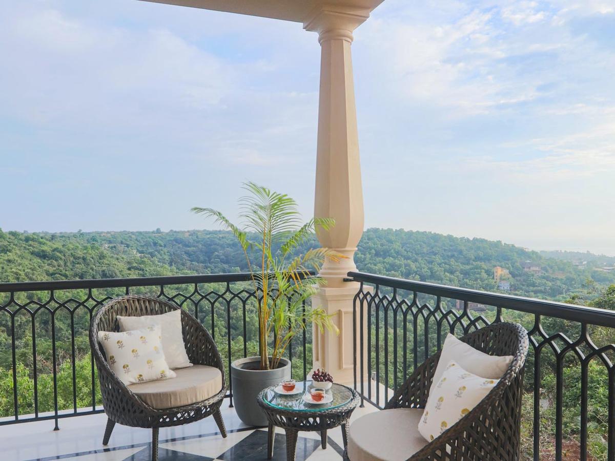 Sacri Borod Hill 9 - Balcony Seating