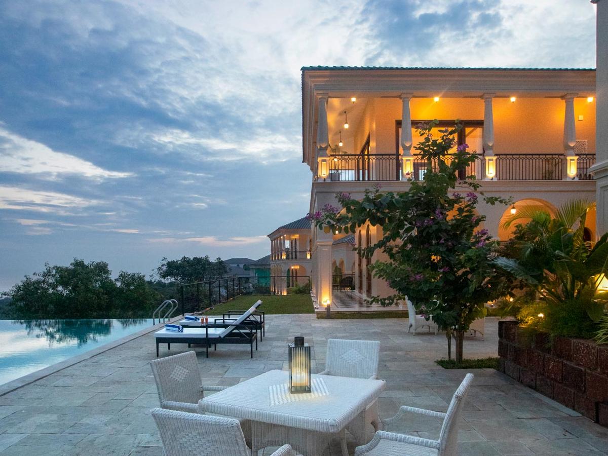 Sacri Borod Hill 9 - Poolside Seating Chair