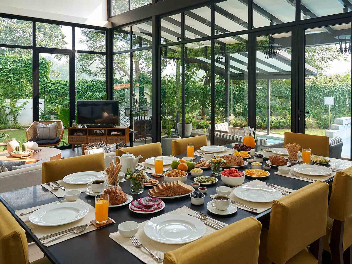 Breakfast Spread with Garden View - Sienna | Lohono Stays