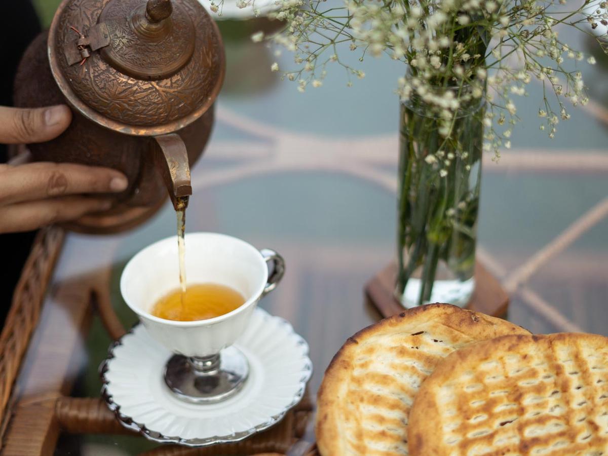Zaznar - The Red Cottage -  Kashmiri tea
