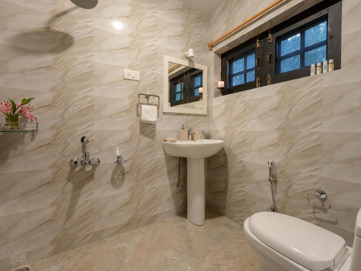 Zaznar - The White House - Best villas in Srinagar
