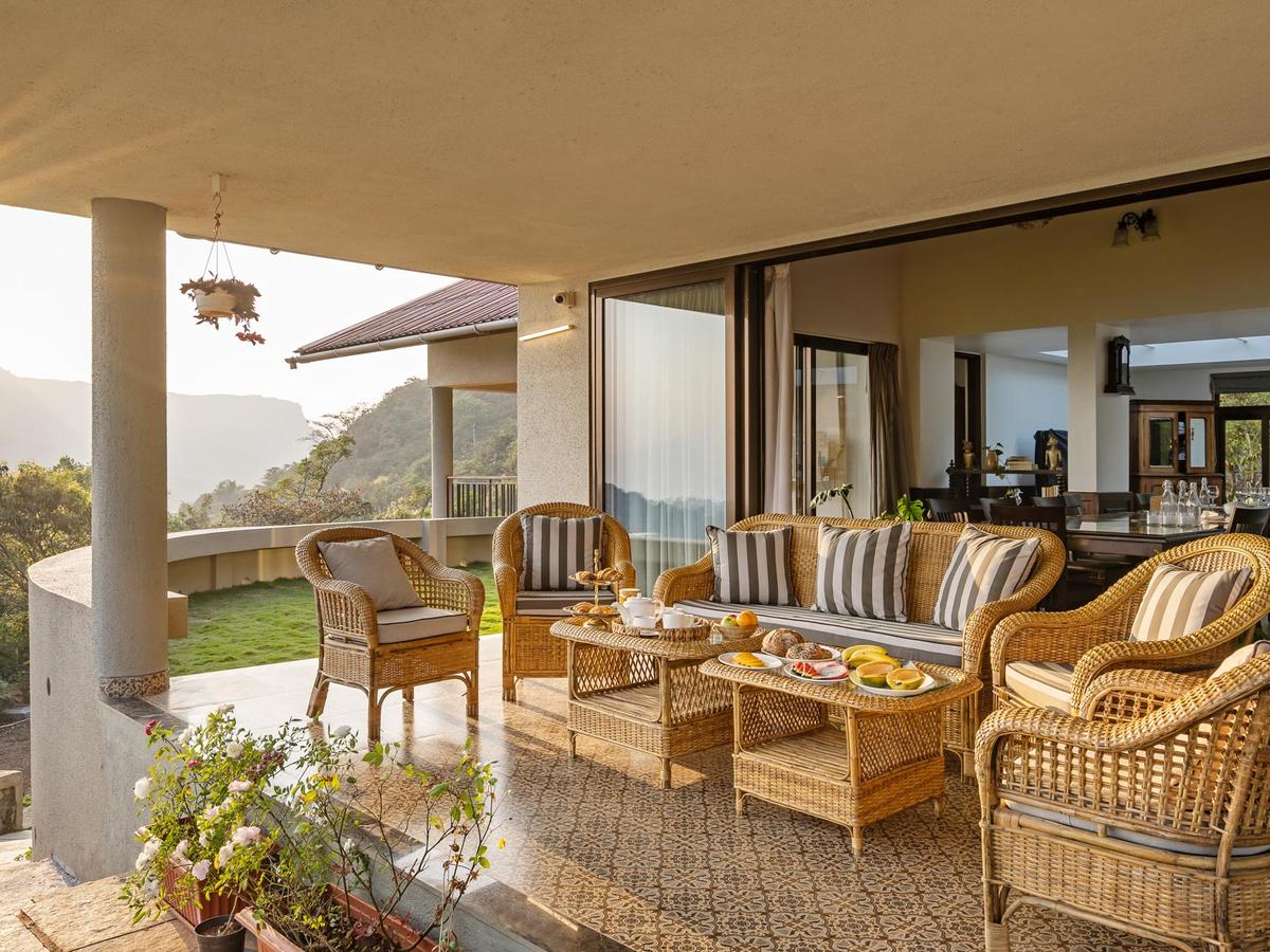 Villa Alborz - Verandah Seating Area