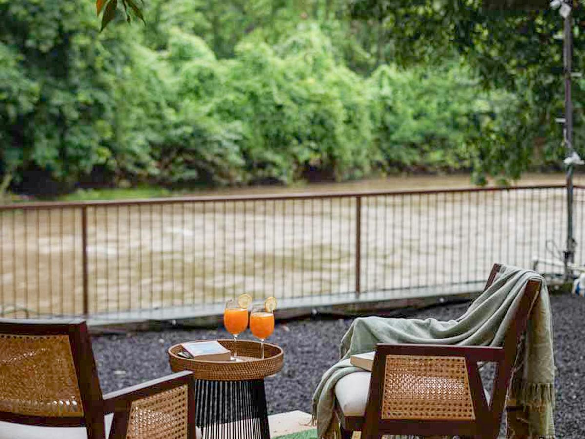 Villa Athini - Riverside seating