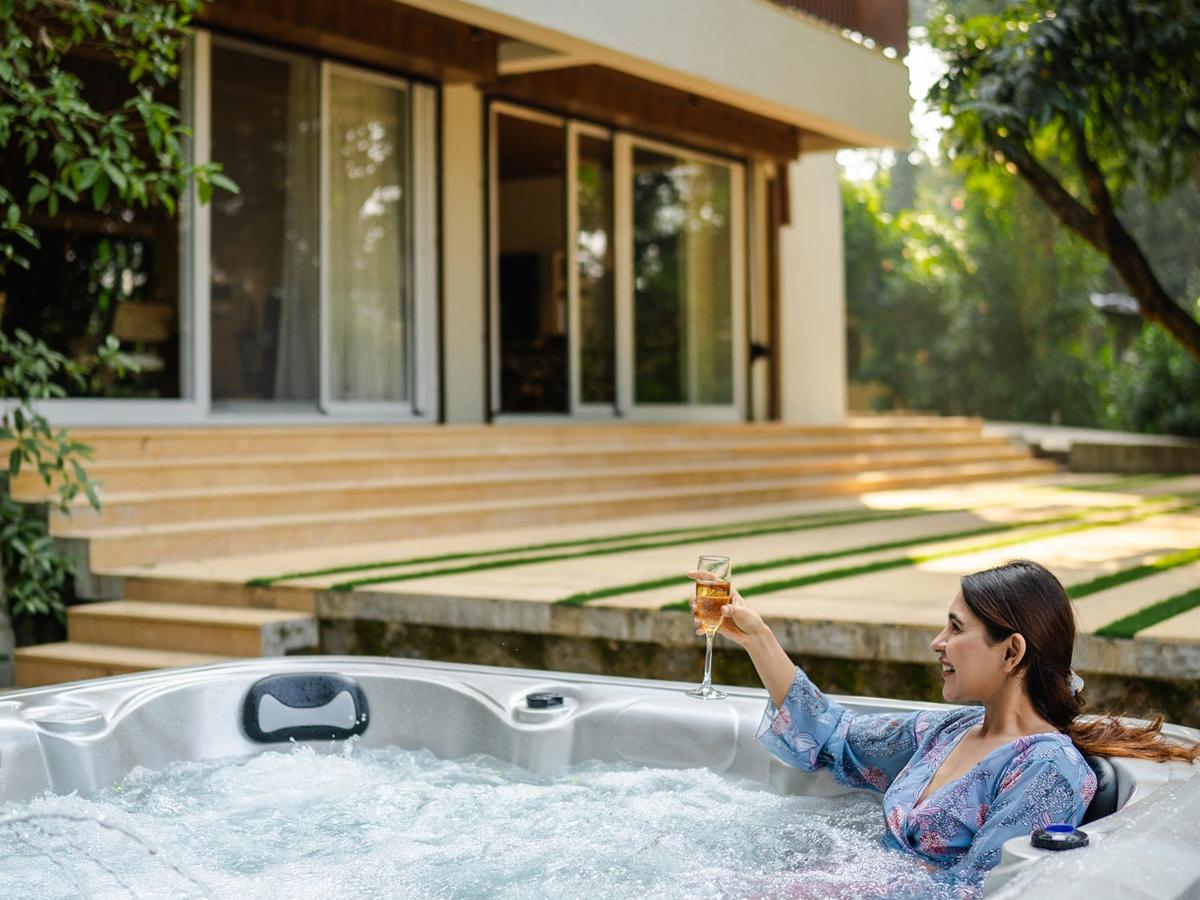 Riverside Jacuzzi near Mumbai - Athini