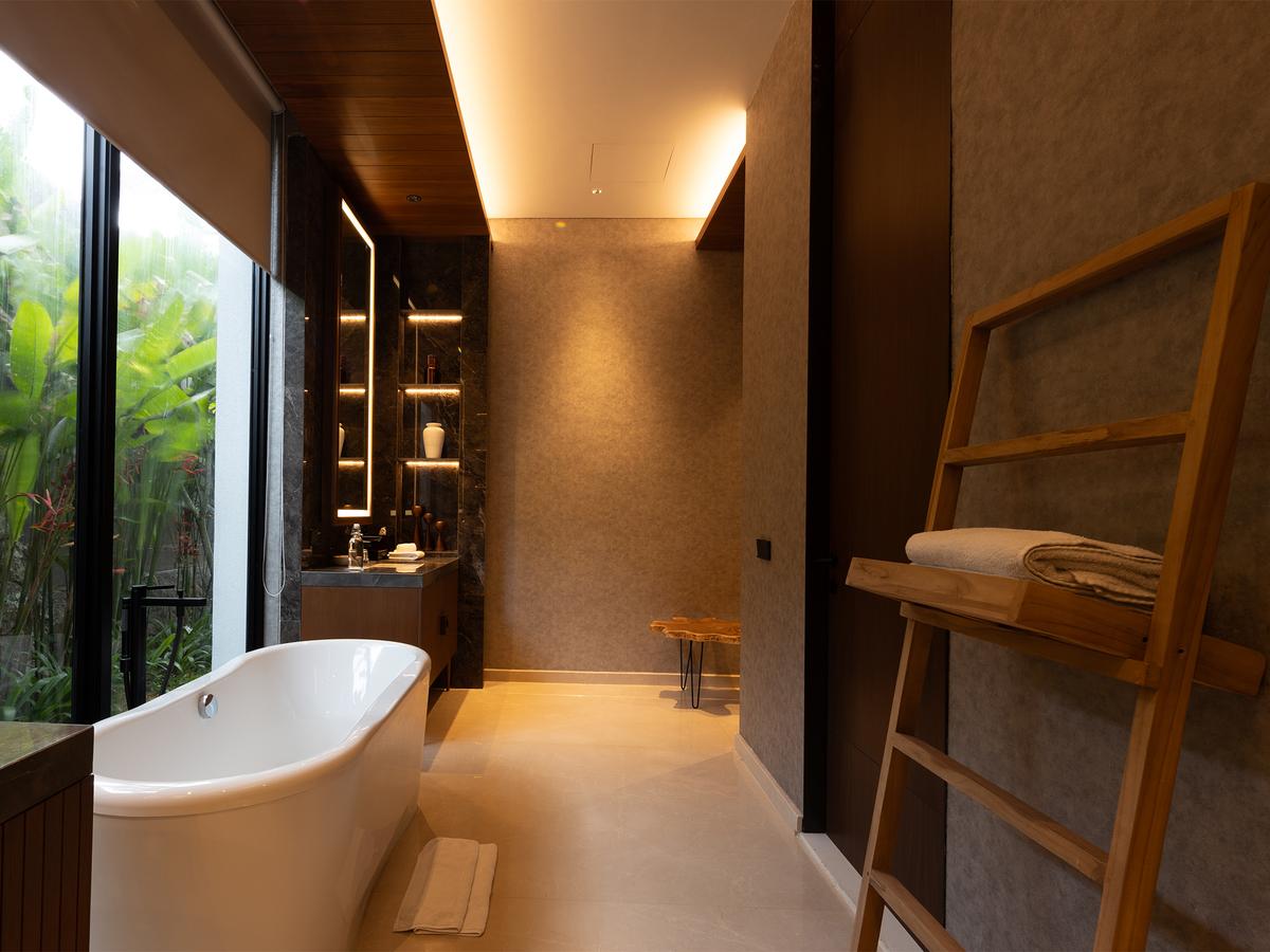 Villa BIE - Luxuriously appointed bathrooms