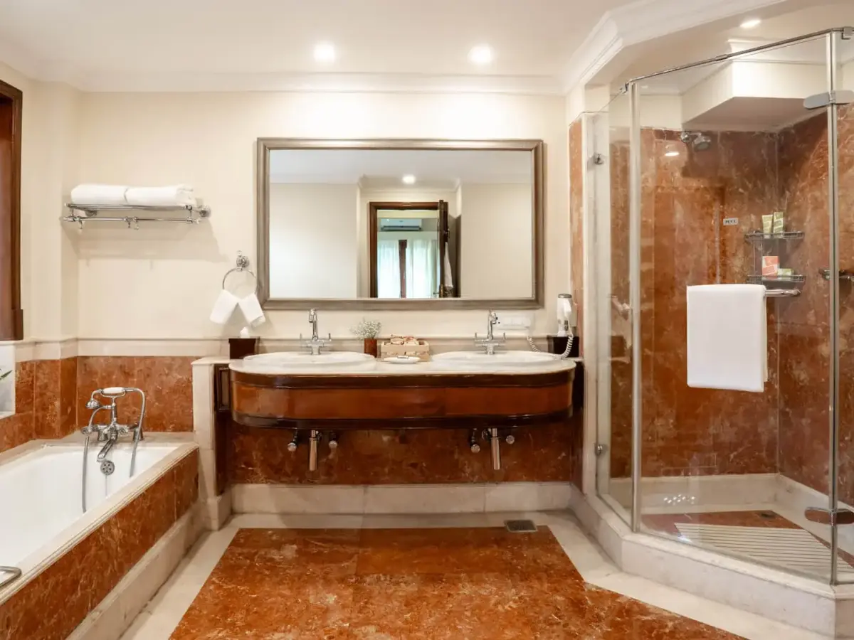 Luxury Bathroom | Villa Colonial