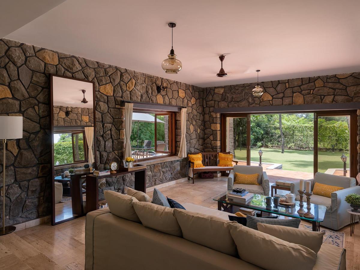 Waves - Living Area 1