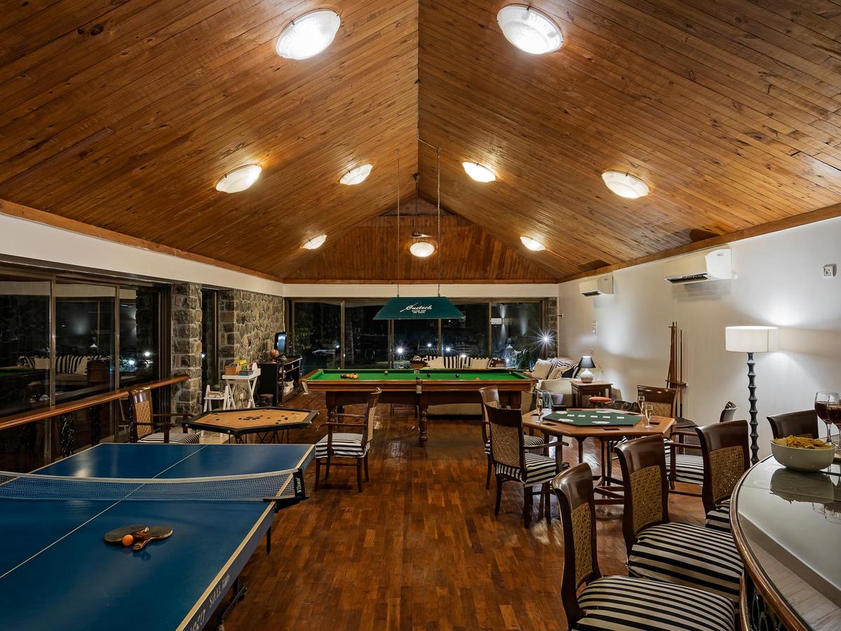 Waves - TV  & Games room area