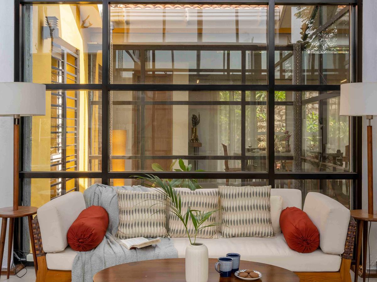 Whispering Waters Villa - Living Area