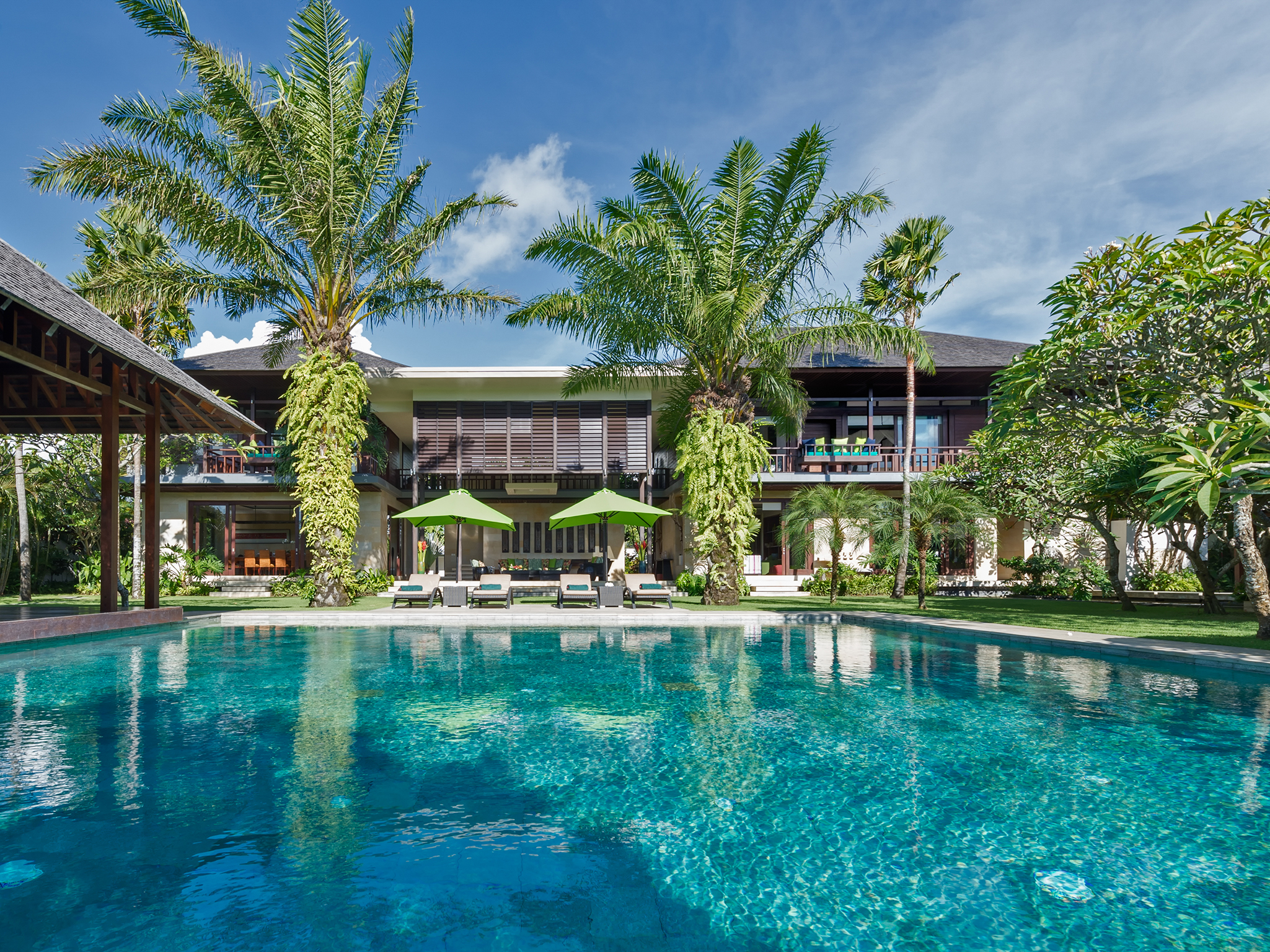 Bendega Nui - Pool and villa