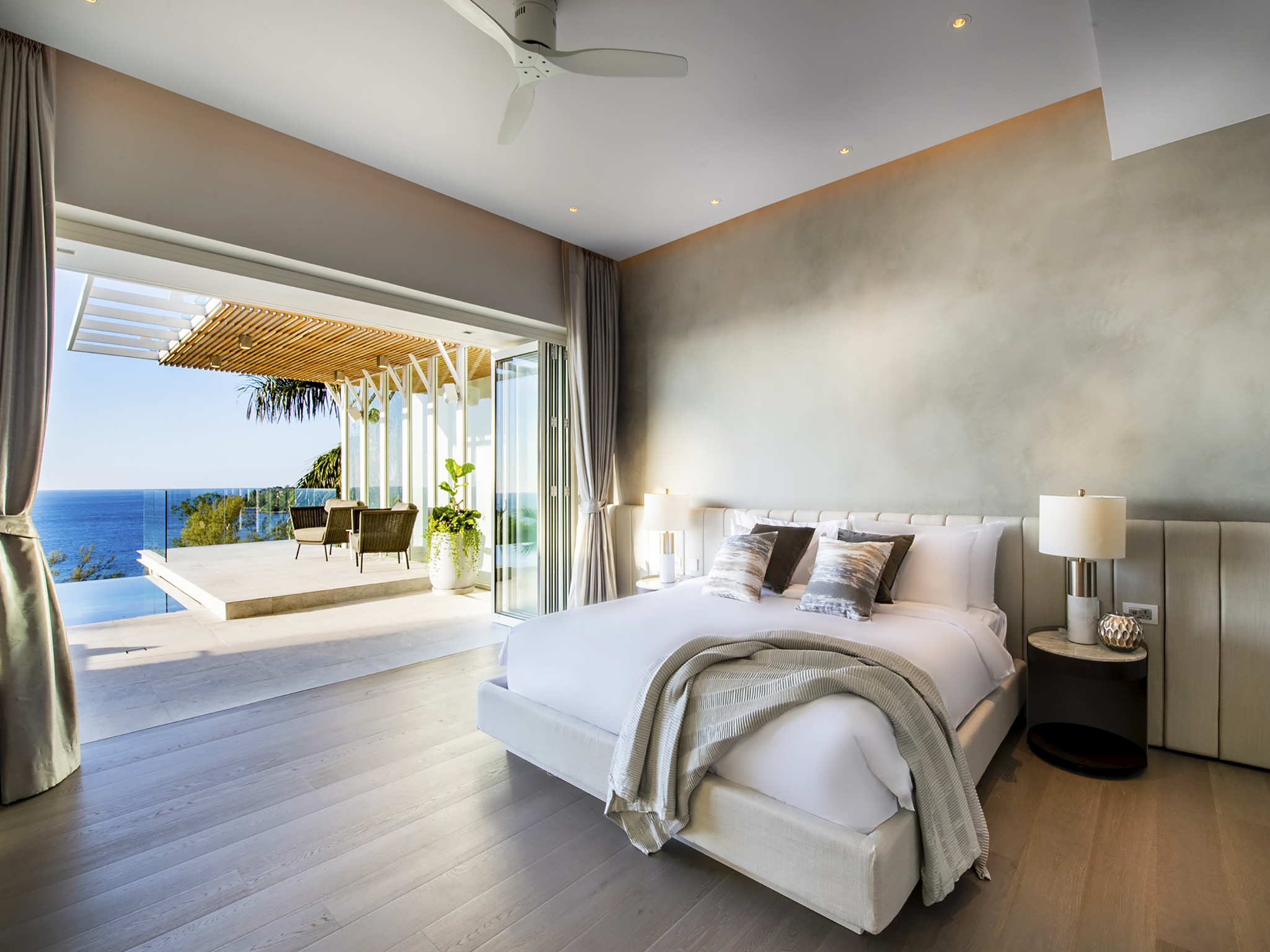 Villa Borimas - Contemporary master bedroom design