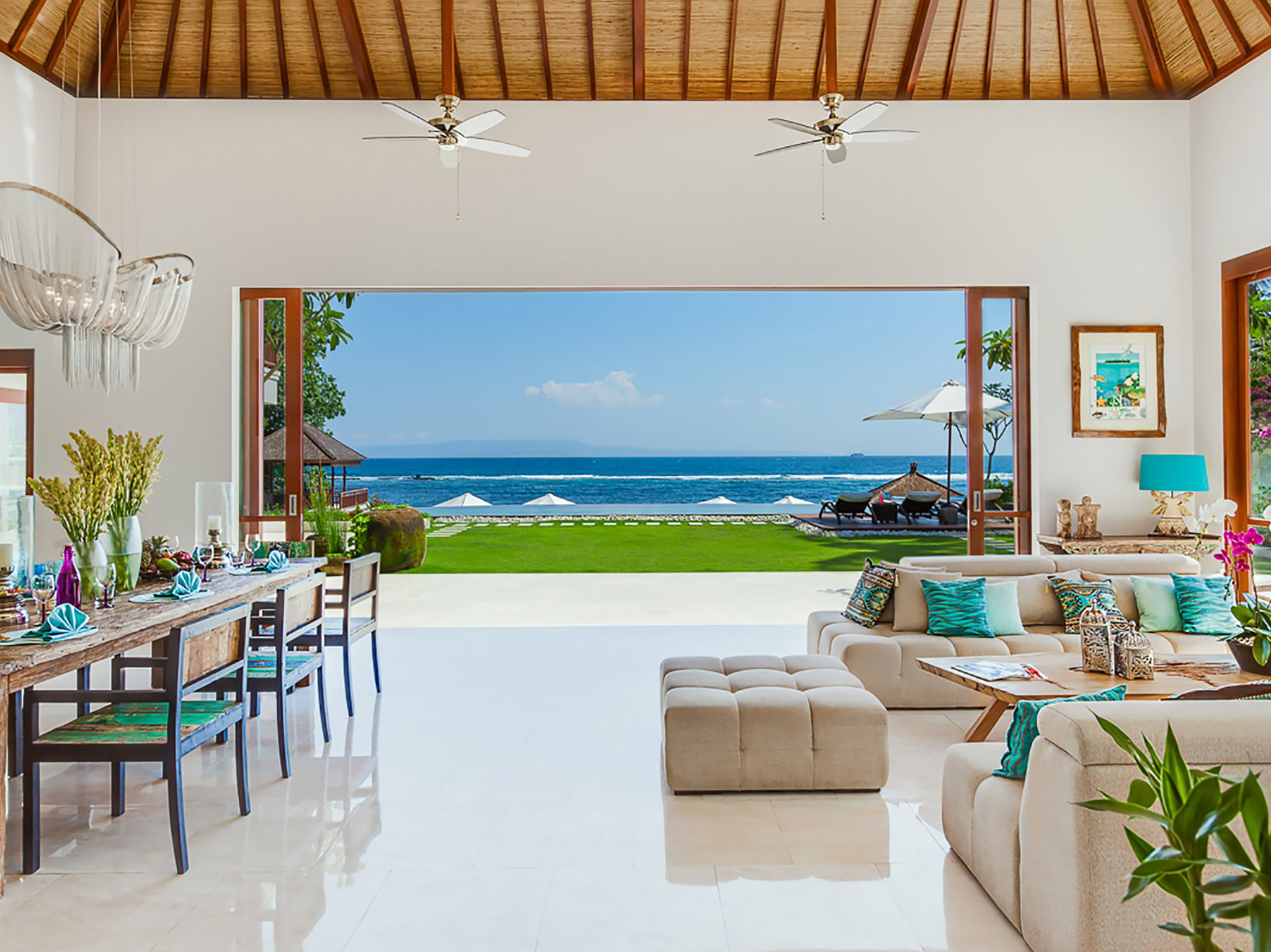 Villa Tirta Nila - View of the ocean across the lounge
