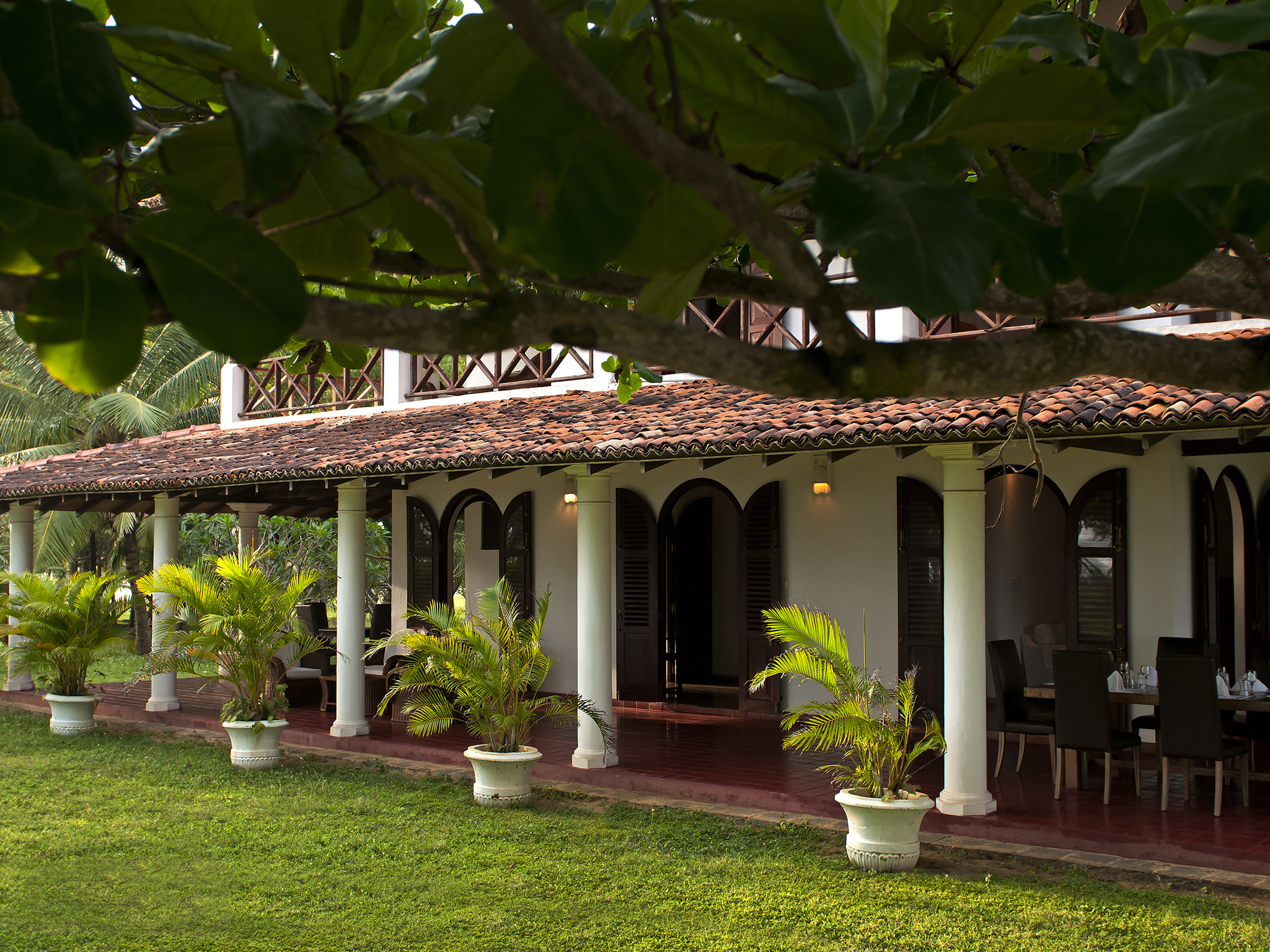 Ocean's Edge - Front veranda